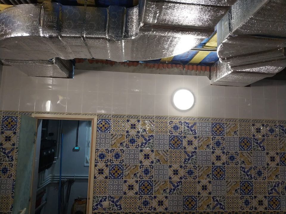 Установка Capsule Pool 2000 W в частном бассейне